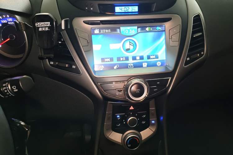 Used Hyundai Elantra (5th Generation / Langdong) 2015 1.6L Automatic Fashion Model