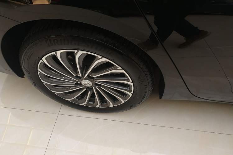 Used Buick LaCrosse 2023 28T Prestige Edition Right Rear Wheel Hub