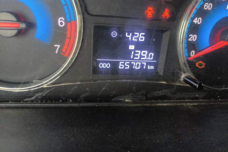 Used Dongfeng Fengon 370 2016 1.5L Manual Elite Home Edition 7-Seater