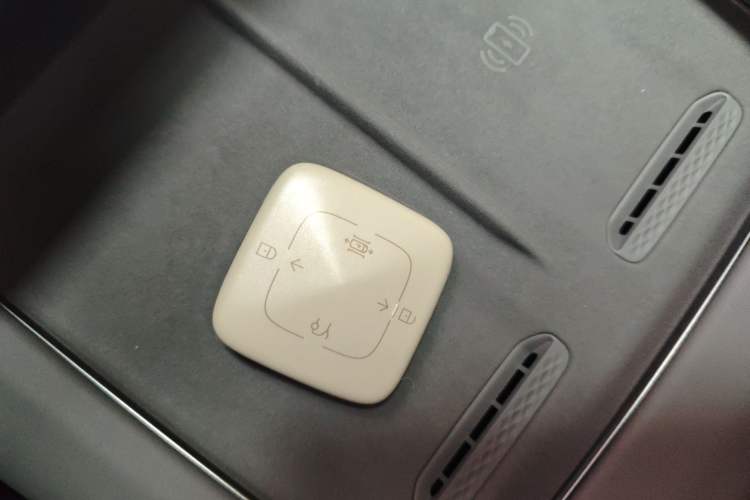 Used Zeekr 7X 2025 100 kWh Long-Range Rear-Wheel Drive with Intelligent Driving Features