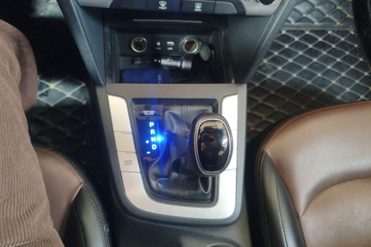 Used Hyundai Elantra (6th Generation / Lingdong) 2016 1.6L Automatic ZhiXuan – Elite Version Gear Lever