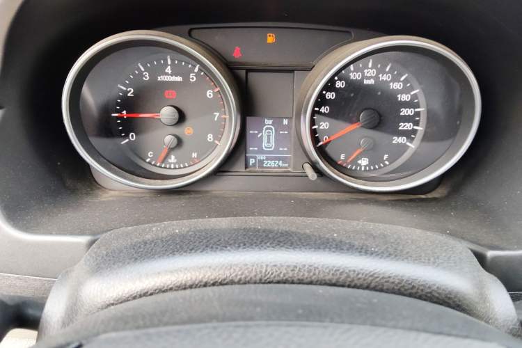 Used Haval M6 2019 1.5T DCT Two-Wheel Drive Value Edition China VI Standard Odometer Close Up