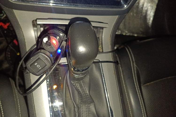 Used Roewe RX5 2018 20T Two-Wheel Drive Automatic Internet Smart Edition
