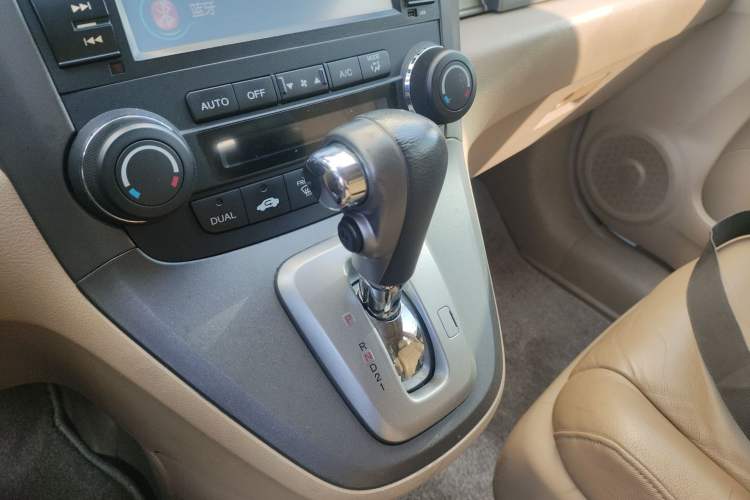 Used Honda CR-V 2010 2.4L automatic four-wheel drive luxury version