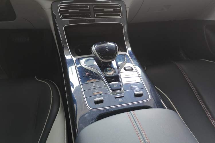 Used BYD Qin PLUS 2021 DM-i 55KM Flagship Model Gear Lever