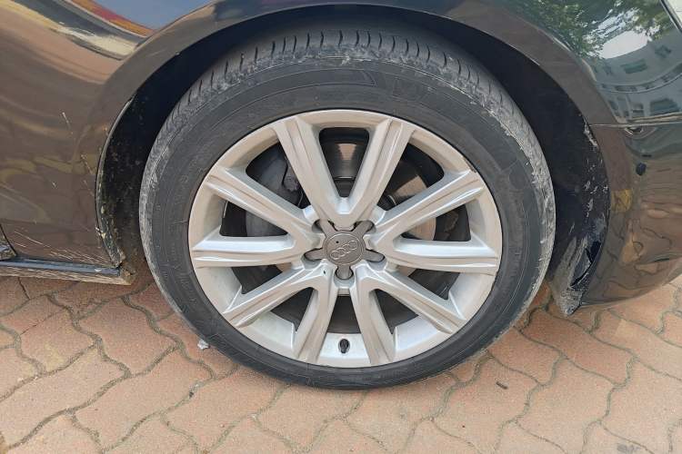 Used Audi A6L 2012 TFSI Standard Model Right Front Wheel Hub