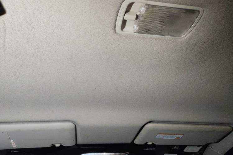 Used Nissan Livina 2010 Jingrui Edition 1.6L Manual Standard Model Headliner