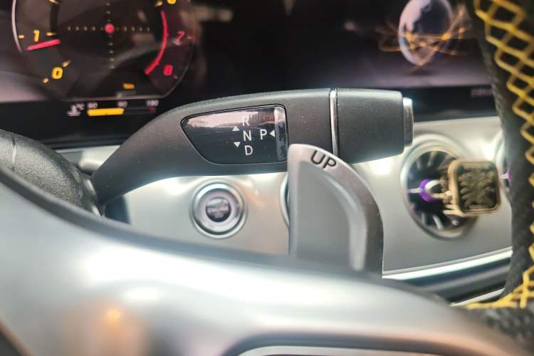 Used Mercedes-Benz E-Class 2020 E 260 Coupe Gear Lever