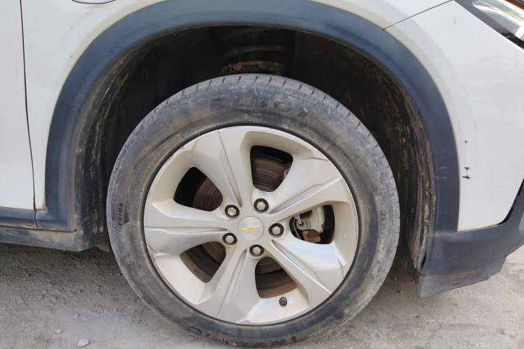 Used Chevrolet Menlo 2020 Starry Edition Right Front Wheel Hub