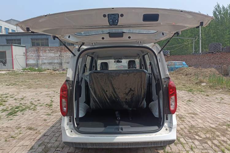 Used Wuling Hongguang New Energy 2024 All-Electric Model 300KM Practical Version Trunk