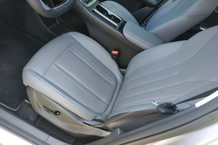 Used Geely Galaxy Geome 2026 Model 410km Exploration Edition Left Front Seat