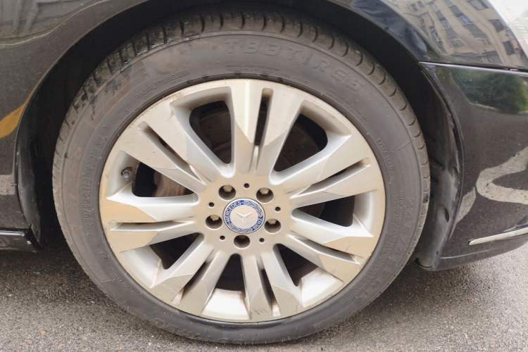 Used Mercedes-Benz S-Class 2012 S 300 L Business Standard Model Right Front Wheel Hub