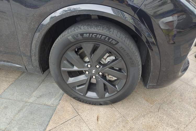 Used Li Auto L8 2023 Pro Model Right Front Wheel Hub