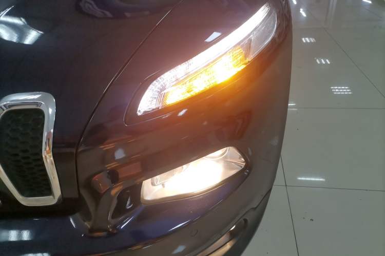 Used Jeep Cherokee 2016 2.0L Superior Edition