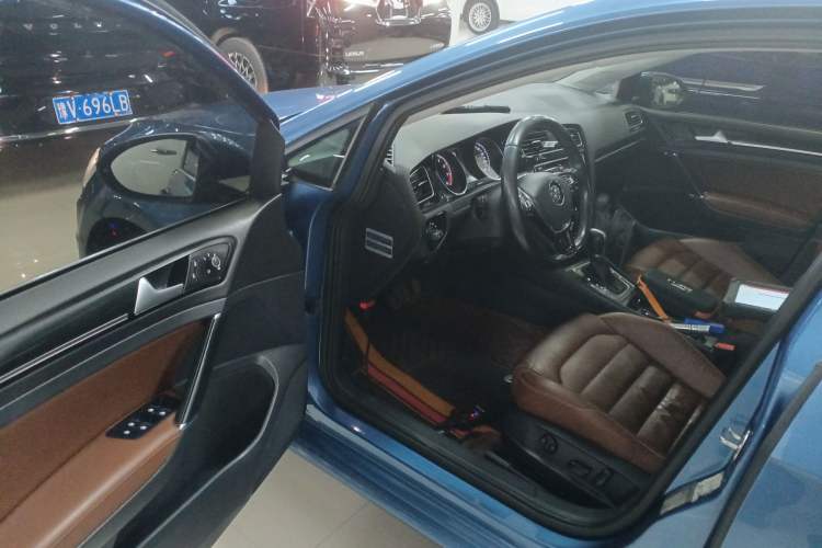 Used Volkswagen Golf 2014 1.4TSI Luxury Travel Edition
