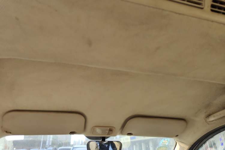 Used Wuling Rongguang V 2018 1.5L Standard Version
