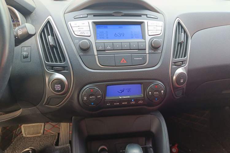 Used Hyundai ix35 2015 2.0L Automatic 2WD Smart Version China V Standard
