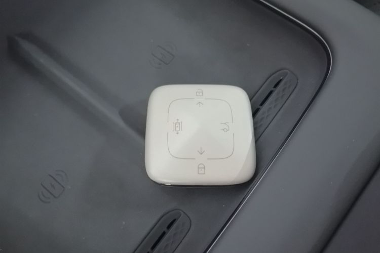 Used Zeekr 009 2024 7-Seater Walk-Through Version Four-Wheel Drive 108 kWh
