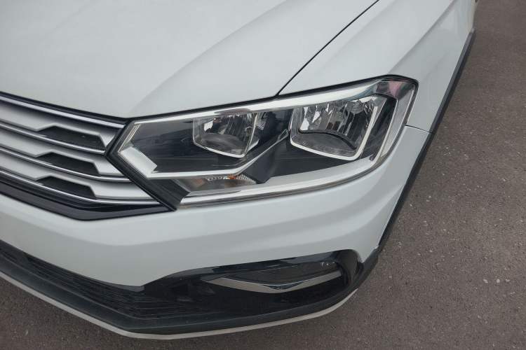 Used Volkswagen C-TREK 2017 230TSI DSG Comfort Version
