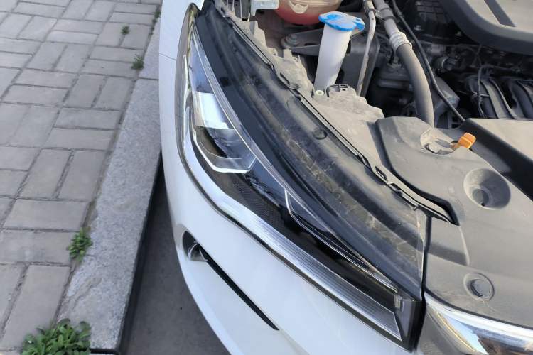 Used Geely Auto Emgrand 2023 4th Generation Champion Edition 1.5L CVT Prestige Model Right Front Headlight