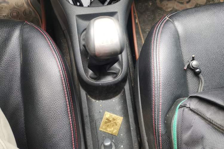 Used Nissan Livina 2013 Jingrui 1.6XL Manual Comfort Edition Gear Lever