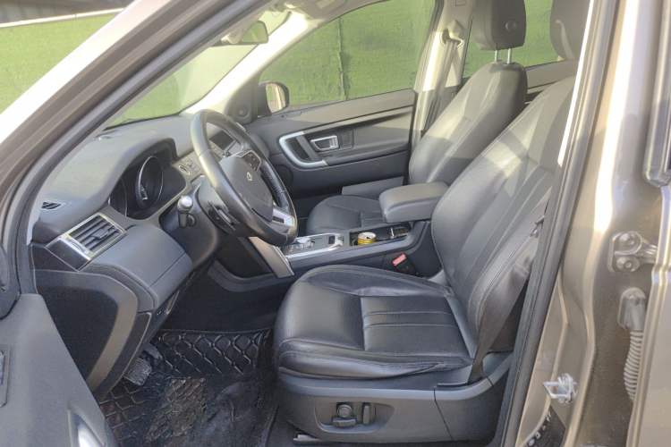 Used Land Rover Discovery Sport 2016 2.0T SE Left Front Seat