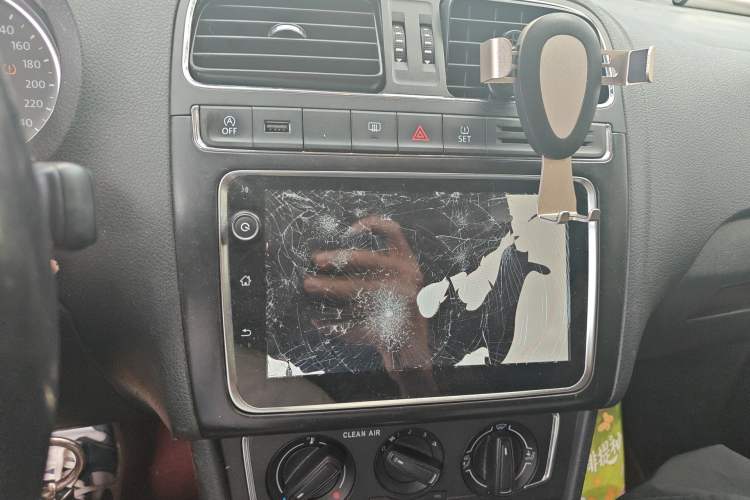 Used Volkswagen Polo 2018 1.5L Automatic Enjoyment Model Audio And AC Panel