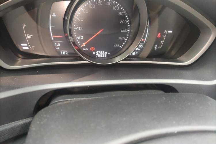 Used Volvo V40 2018 T3 Zhiya Edition
