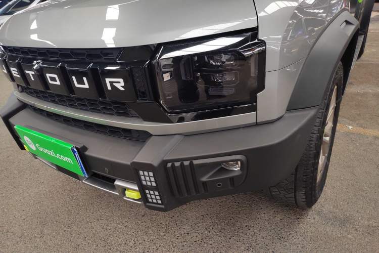 Used JETOUR Traveler 2023 2.0T Four-Wheel Drive Conqueror Left Front Headlight