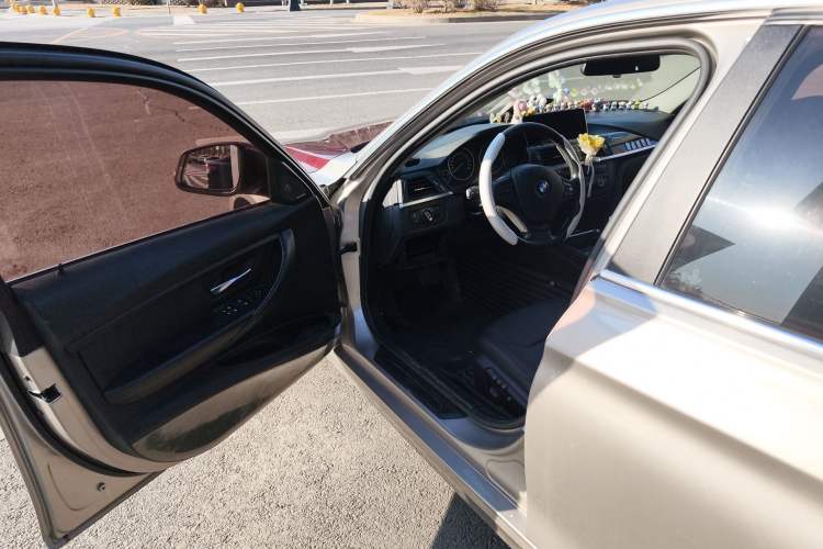 Used BMW 3 Series 2013 320Li Fashion Model
