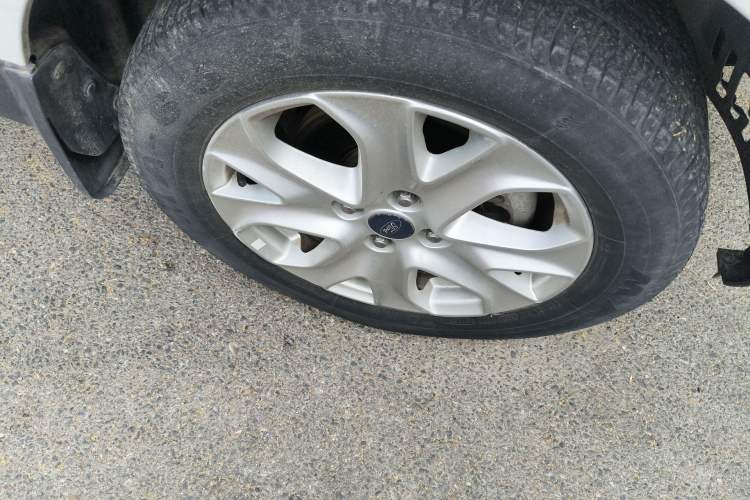 Used Ford EcoSport 2013 1.5L Automatic Fashion Model