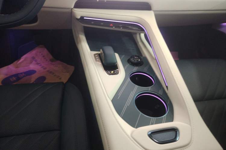 Used Zeekr 001 2025 YOU Edition 100 kWh All-Wheel Drive Gear Lever