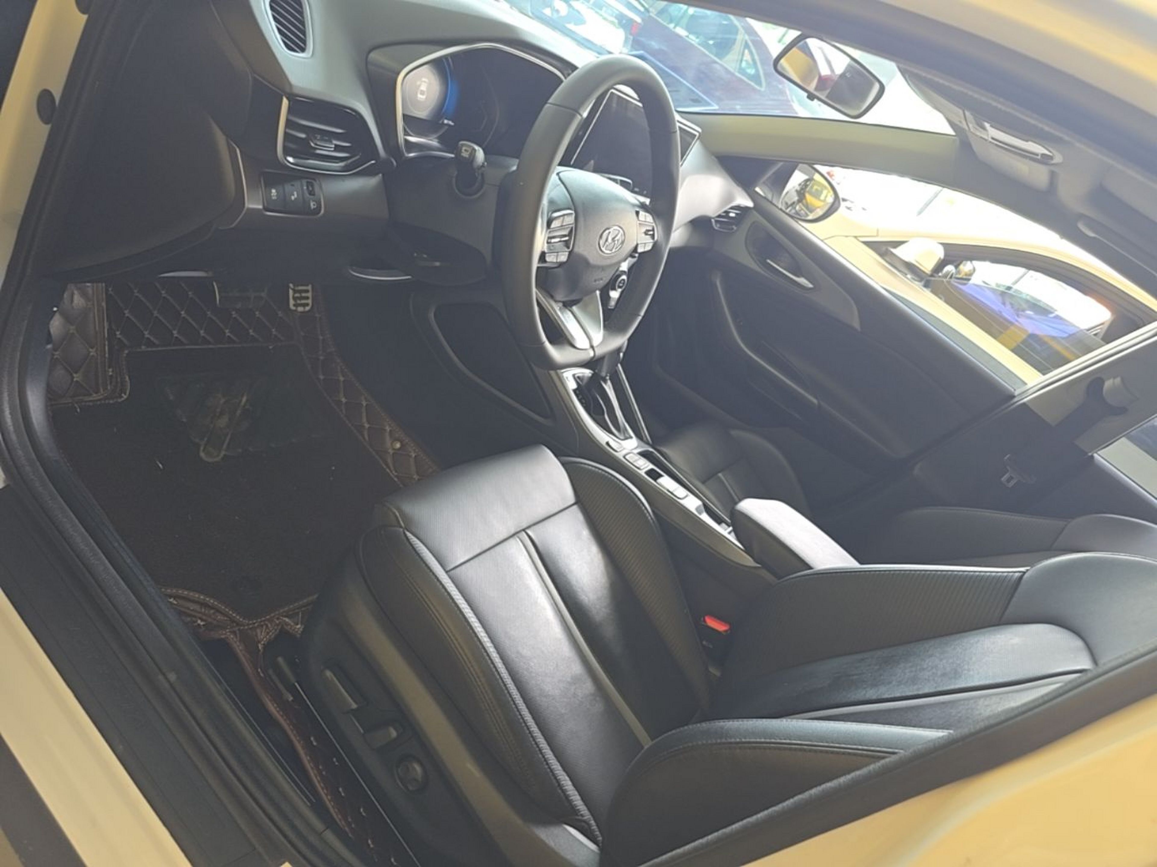 Interior delantero