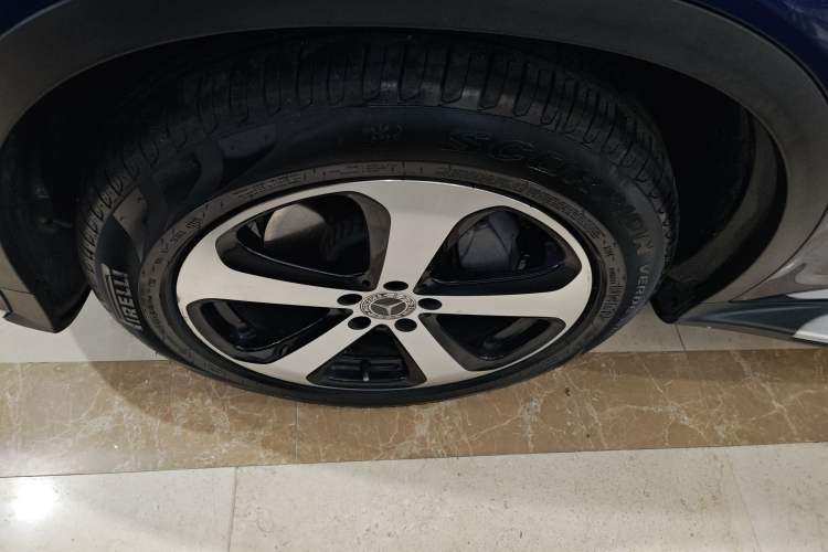 Used Mercedes-Benz GLC 2019 Facelift GLC 260 L 4MATIC Luxury Model