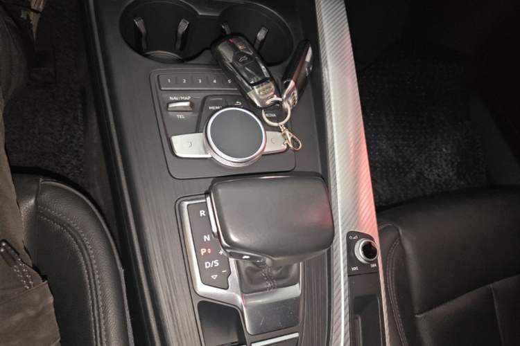 Used Audi A4L 2018 30th Anniversary Edition 40 TFSI Fashion Model
