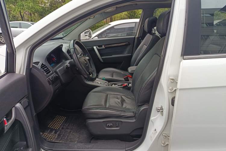 Used Chevrolet Captiva 2014 2.4L 4x4 Flagship Edition 7 Seats
