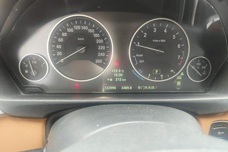 Used BMW 3 Series 2013 Facelift 320Li Fashion Design Package