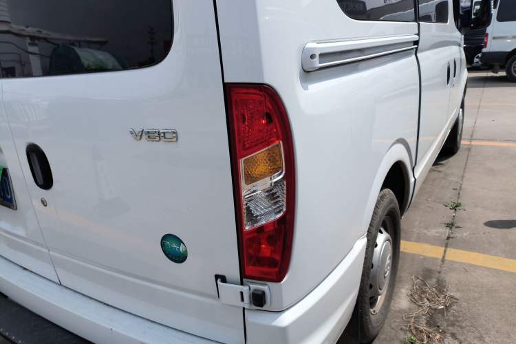 Used SAIC MAXUS Xintu V80 2024 Aotuntong Value Edition 6MT Short Wheelbase Ultra-Low Roof 127 Ps 5/6 Seats