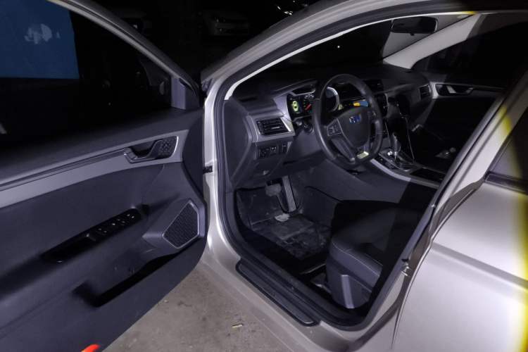 Used Geely Auto Emgrand GL 2017 1.8L DCT Elite Model