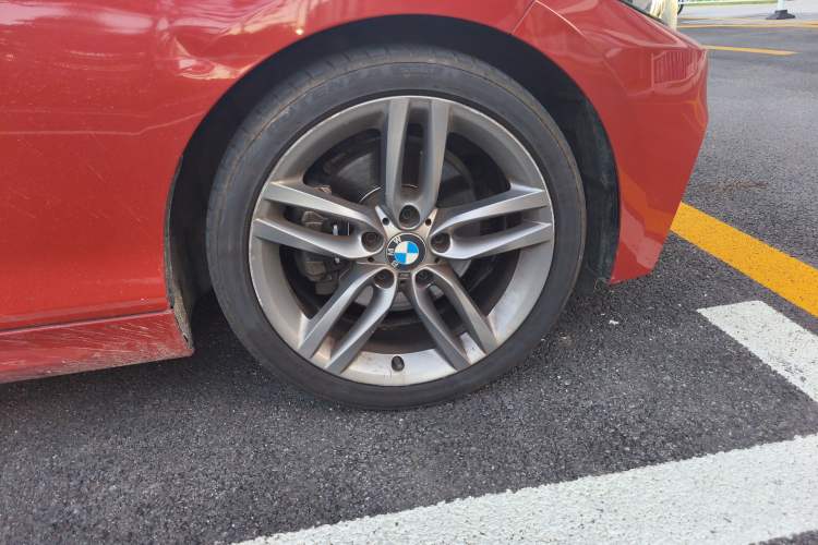 Used BMW 2 Series 2018 225i Convertible Coupe M Sport Edition Right Front Wheel Hub