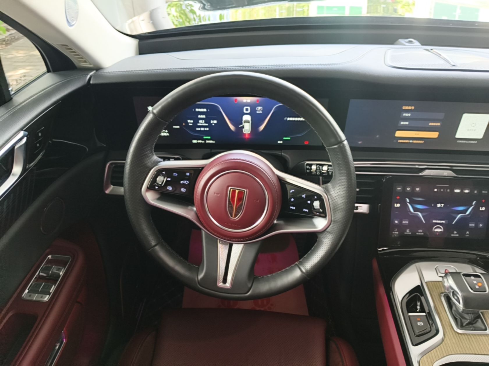 Hongqi E-HS9 2022 690 km Range Flagship Edition Six Seats — снимка 15