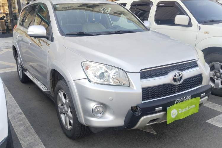 Used Toyota RAV4 2011 2.4L Automatic 4x4 Luxury Edition Front Right 45 Deg