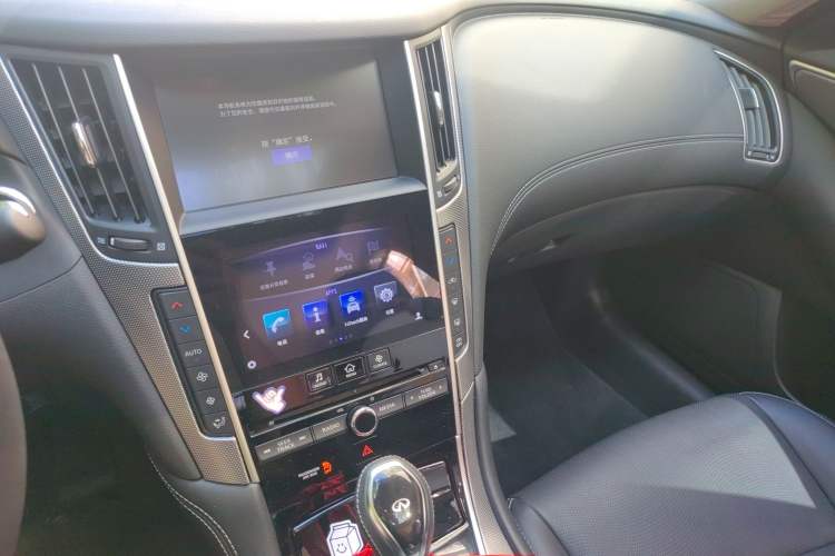 Used Infiniti Q50L 2018 2.0T Enjoyment Version China VI Standard