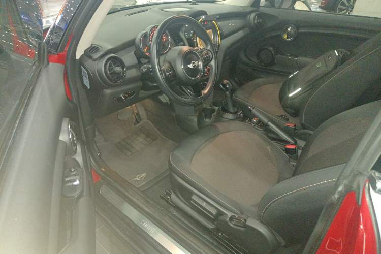 Used MINI MINI 2014 1.5T COOPER Fun
