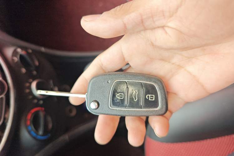 Used Hyundai Verna Ray 2014 1.4L Automatic GLX
