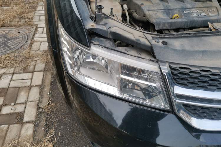 Used Dodge Journey 2013 2.4L Two-Wheel Drive Luxury Version