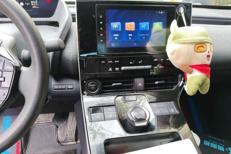 Used Toyota FAW bZ4X 2022 Two-Wheel-Drive Long-Range JOY Edition Audio And AC Panel