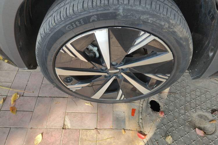 Used Geely Auto FX11 2023 1.5TD DCT Prestige Edition
