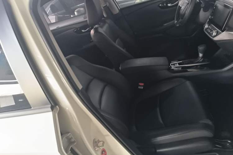 Used Honda Envix 2022 180TURBO CVT Comfort Version Right Front Seat