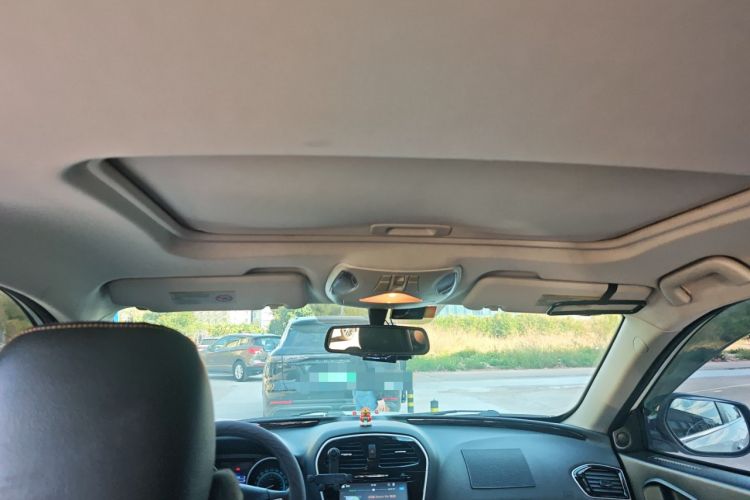 Used GAC Trumpchi GS5 2013 2.0L Automatic Two-Wheel Drive Light Interior Special Edition
